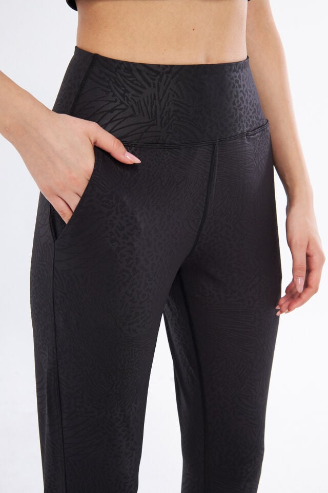 Jogger fit deri görünüm Leopar