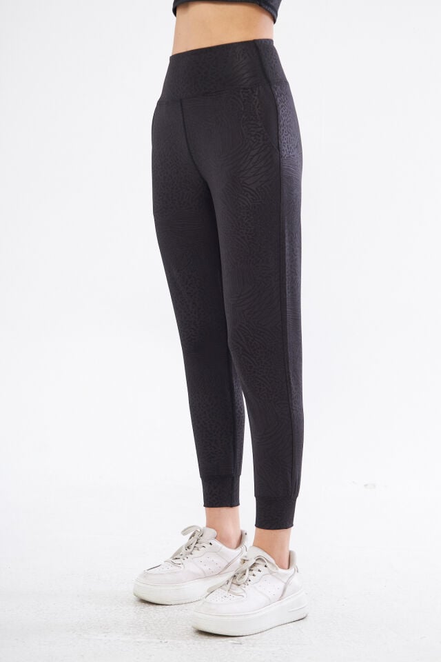 Jogger fit deri görünüm Leopar
